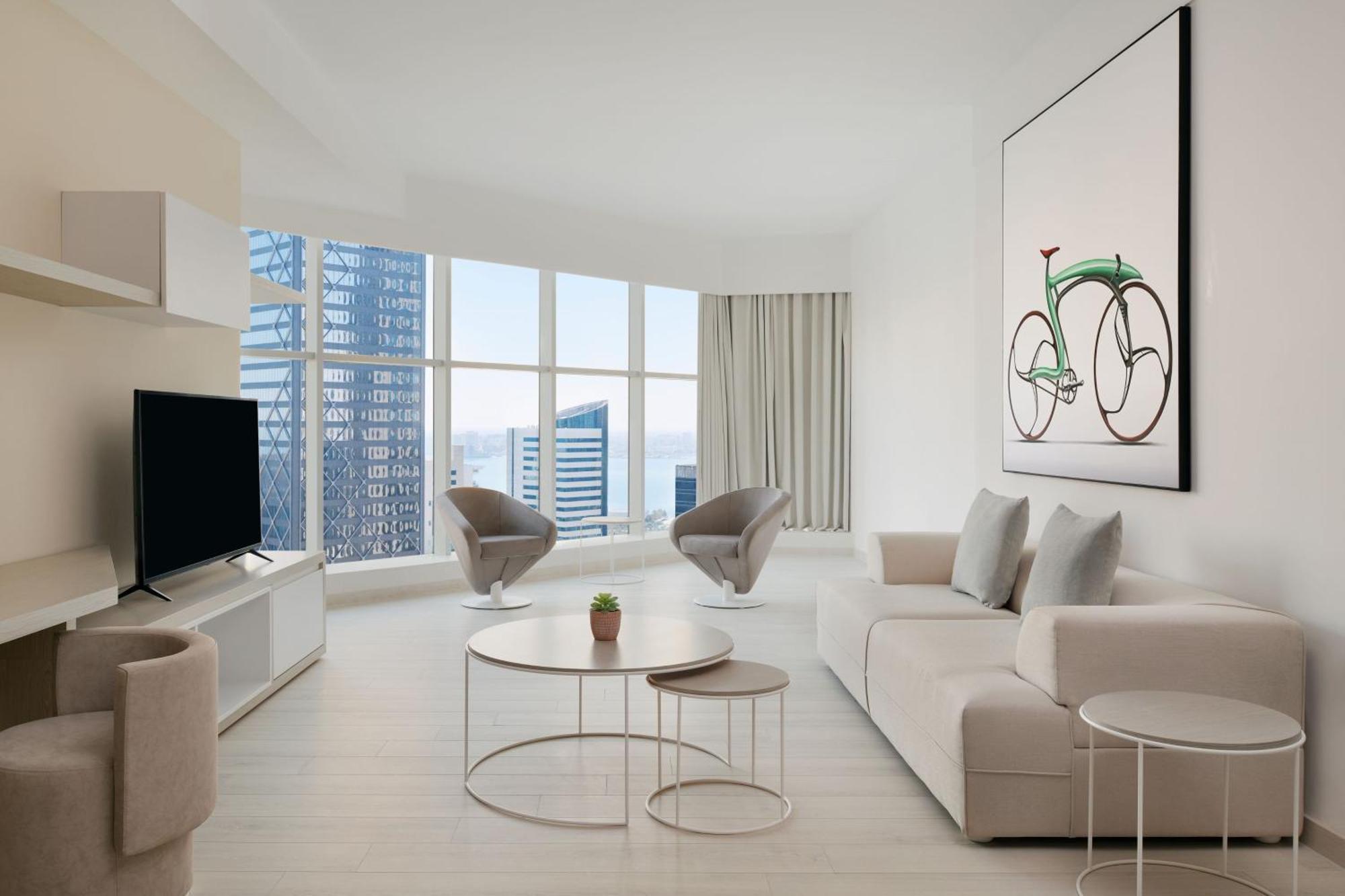 Element By Westin West Bay Doha酒店 外观 照片 A living room in a condominium