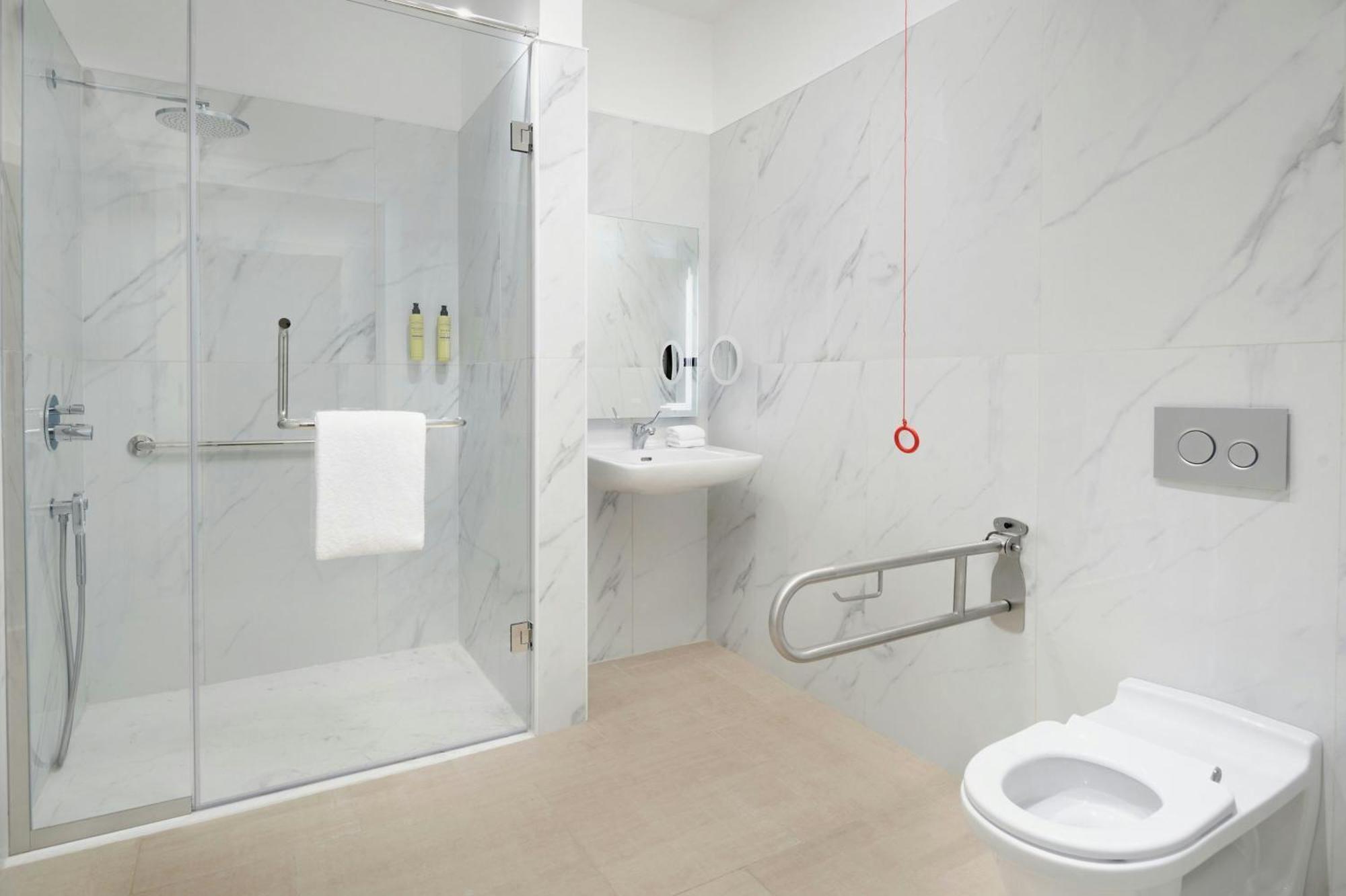 Element By Westin West Bay Doha酒店 外观 照片 A wet room